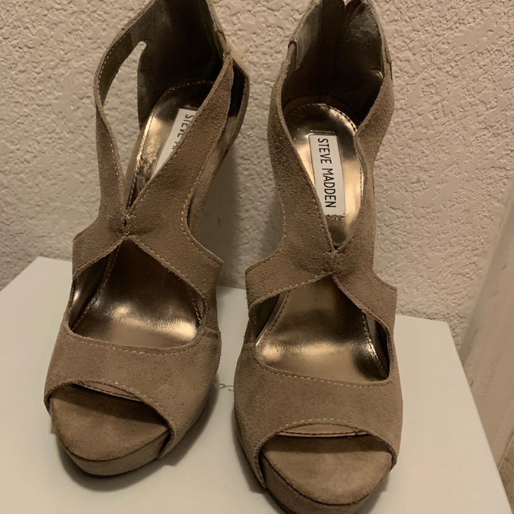 Steve Madden pumps!